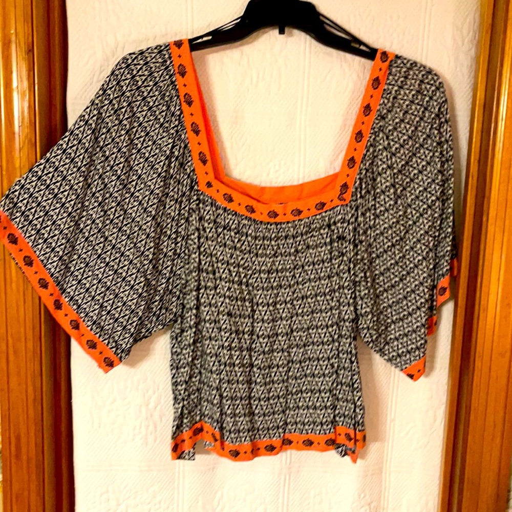 Aeropostale flowy printed crop top.